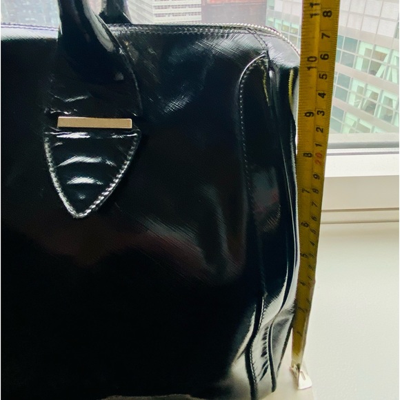 Salvatore Ferragamo Large “speedy” style patent leather bag - Picture 6 of 16